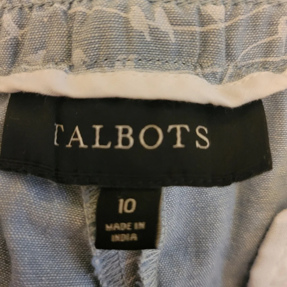 Talbots Light Blue Patterned Front Tie Cotton Women Shorts. Size 10